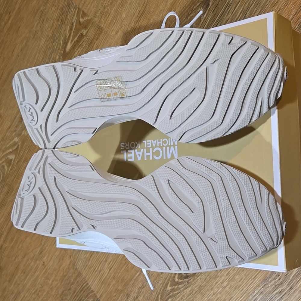 Michael Kors Ari Trainer - Picture 4 of 5